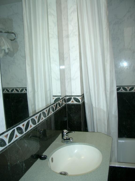 Hotel Comercio Barcelona Room photo